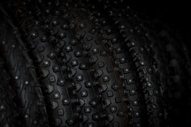 Siyah velosippednye lastikleri