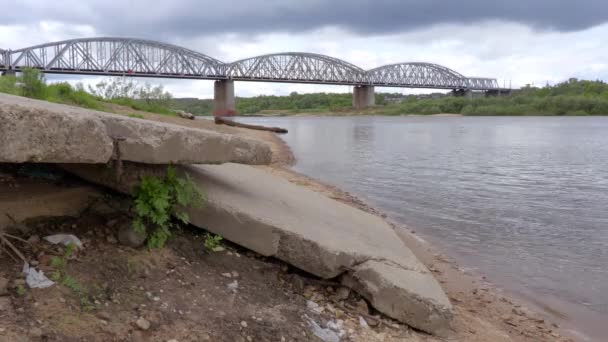 Letni dzień przy słonecznej pogodzie — Wideo stockowe