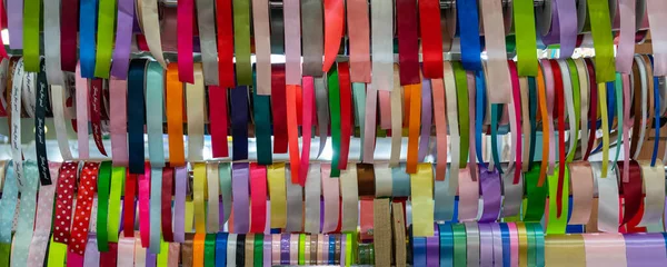 Rollos Cintas Seda Multicolores Escaparate Accesorios Para Embalaje Decoración Regalos — Foto de Stock