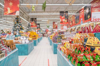 Alışveriş merkezinde noel süslemesi 