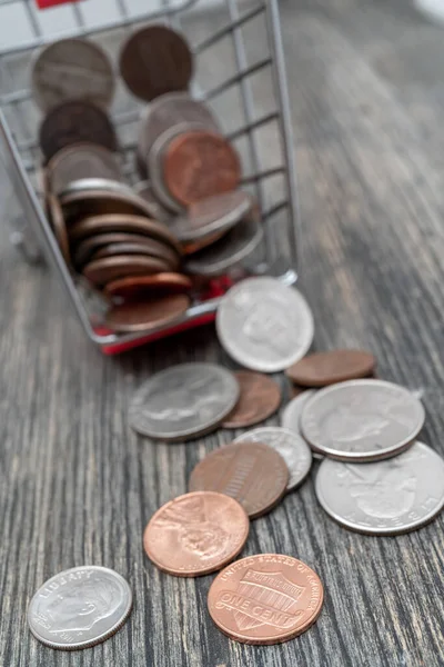 Monedas Carrito Compras Sobre Fondo Madera Imagen De Stock