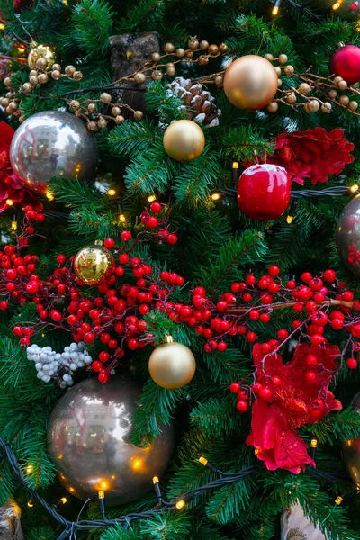 Árbol Navidad Con Decoraciones — Foto de Stock