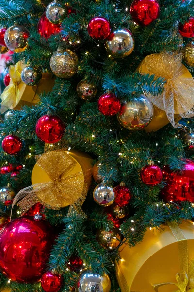 Belo Fundo Natal Árvore Natal Decorada Com Brinquedos Luzes Ouropel — Fotografia de Stock