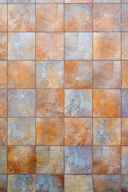 Bej bina duvarı. Modern bir çatı katının içinde. Tasarım için arkaplan