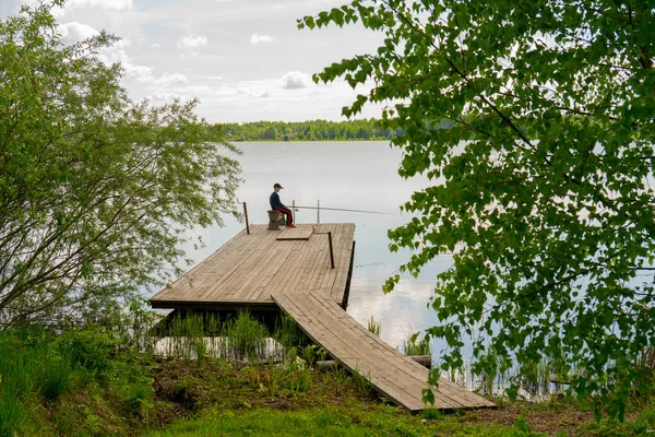 Rio Volga Rússia Maio 2021 Menino Com Uma Vara Pesca — Fotografia de Stock