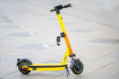 Moskova. - Rusya. 31 Temmuz 2021. Şehirde elektrikli scooter kiralama. 