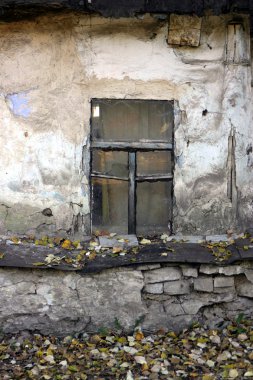 Eski evin penceresi