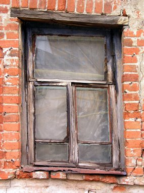 Eski evin penceresi