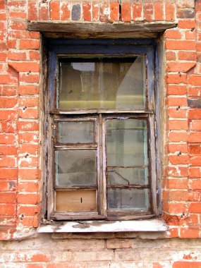 Eski evin penceresi