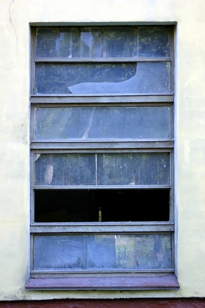 Fenster des alten Hauses — Stockfoto