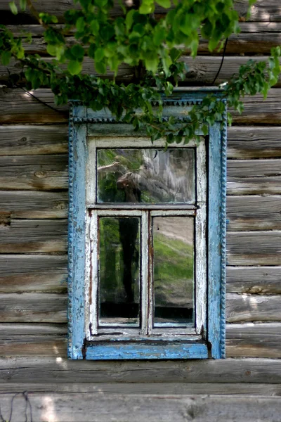 Fenster des alten Hauses — Stockfoto