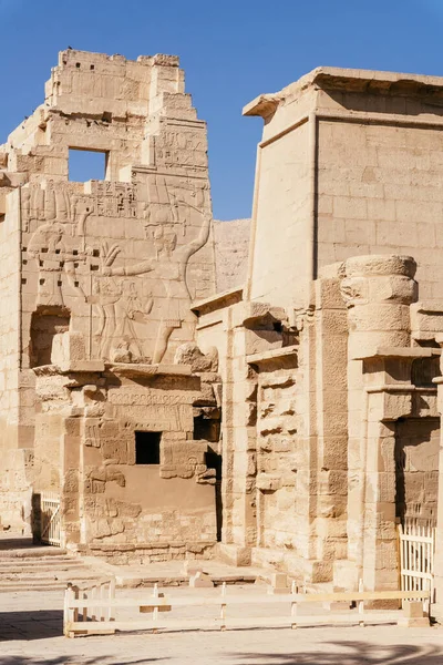 Ruiner fra oldtidens Egypt i Luxor, Theben. Afrika – stockfoto