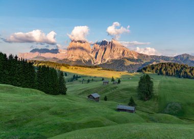 Seiser Alm, Alpe di Siusi manzarası, Dolomitler Alpleri, İtalya