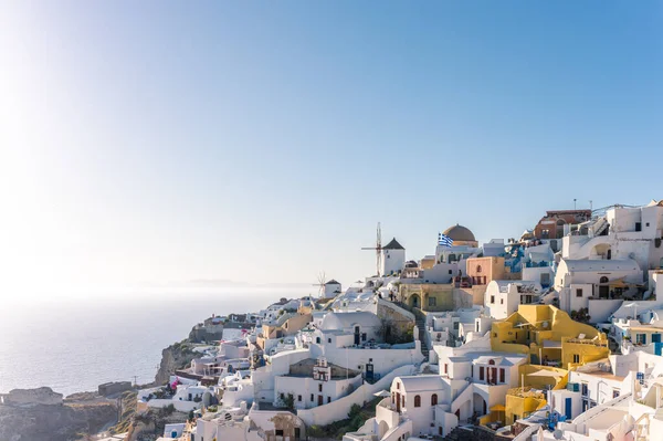 Santorini, Kykladene, Hellas. Hvite hus og kirker om sommeren – stockfoto