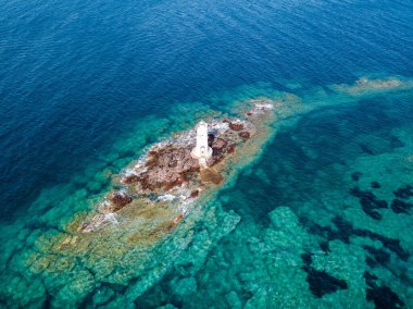 Mangiabarche Deniz Feneri, Sant Antioco, Sardinya, İtalya. Hava Görünümü