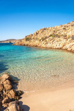 Cala Coticcio, La Maddalena 'da harika bir körfez, Sardinya, İtalya