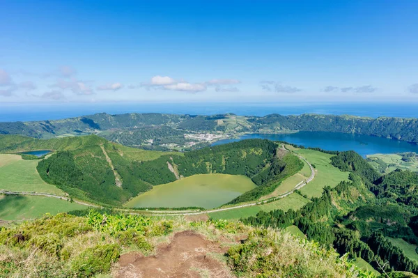 Sete Cidades, näkymä Boca Do Inferno Miradourosta. Sao Miguel, Azorit — kuvapankkivalokuva