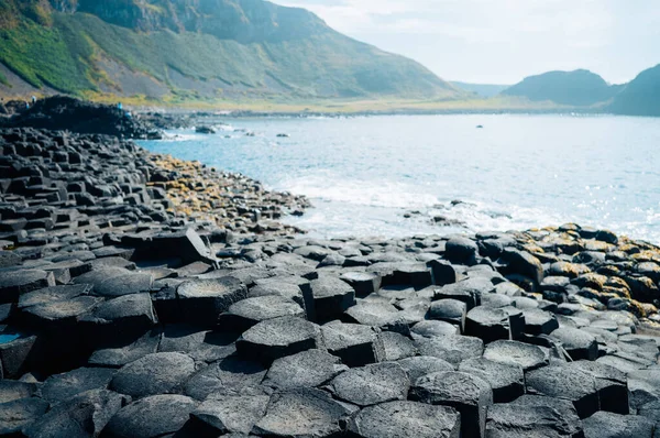 Giants Causeway con sus icónicas columnas de basalto. Condado de Antrim, región del Ulster, Irlanda del Norte, Reino Unido. —  Fotos de Stock