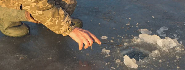 Tipo Pesca Invierno Agujero Atrapa Pequeño Poste Pesca Primer Plano — Foto de Stock