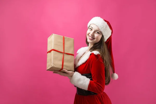 Belle Jeune Femme Costume Père Noël Sur Fond Rouge — Photo