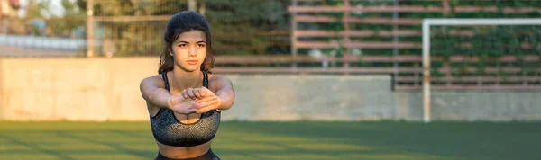 Hermosa Chica Sonriente Gimnasio Mañana Parque — Foto de Stock