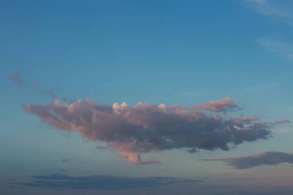 Красиві Атмосферні Драматичні Хмари Ввечері Заході Сонця — стокове фото