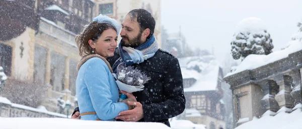 Casal Jovem Feliz Parque Inverno Família Livre Castelo — Fotografia de Stock