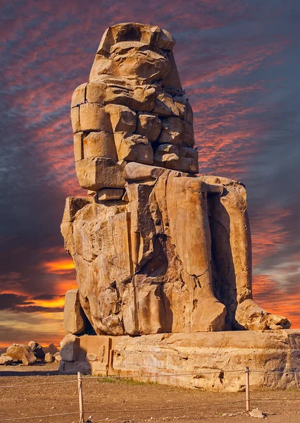 Colossi Memnon Luxor Thebes Background Dawn Egypt — Stock Photo, Image