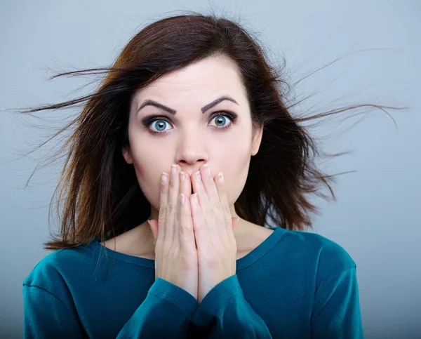 Surprised young woman — Stock Photo, Image