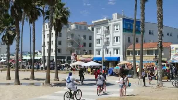 Venice Beach Boardwalk Editorial Time Lapse con Zoom — Vídeo de stock