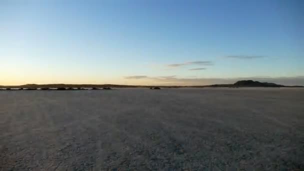 Öknen Dry Lake körning solnedgång tidsinställd — Stockvideo
