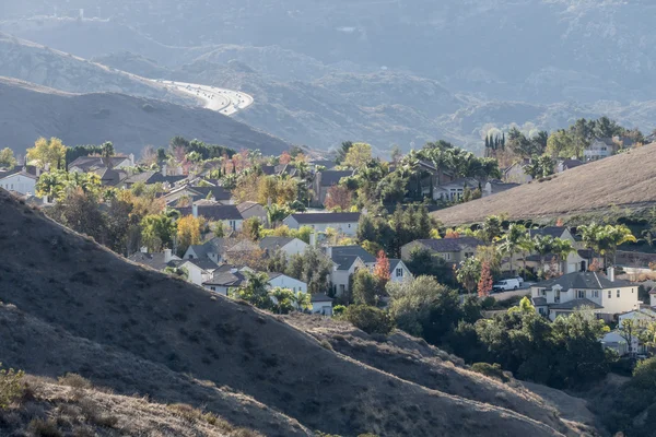 California Hillside mahalle Nestled — Stok fotoğraf