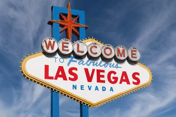 Las Vegas bord met hoge wolken — Stockfoto