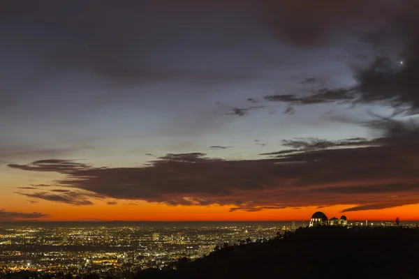 Los Angeles Rode zonsondergang Cityscape — Stockfoto