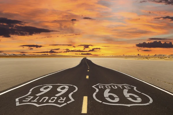 Route 66 pod niebiosy — Zdjęcie stockowe