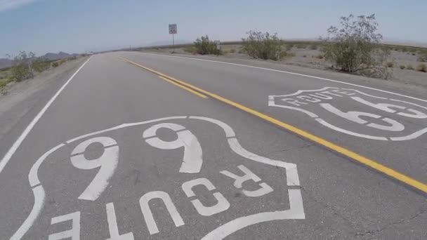 Route 66 jel Mojave sivatagban California — Stock videók