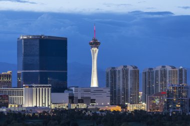 Stratosphere kule alacakaranlıkta Las Vegas