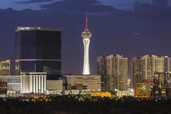 Stratfor Tower Las Vegas Night — стоковое фото