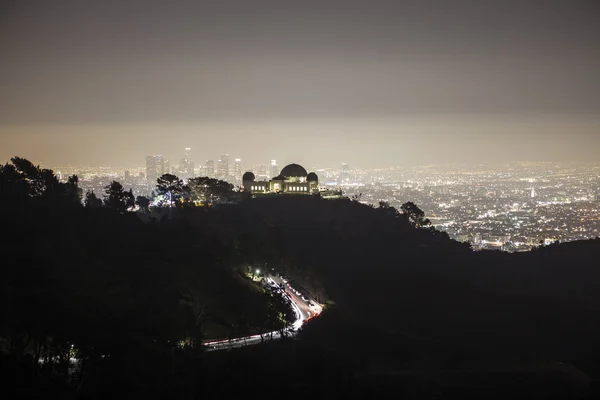 Downtown los angeles nacht mist — Stockfoto