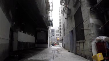 Çöp Dolu Los Angeles Kentsel Alley Sürüş Shot