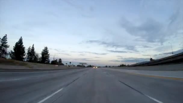 Los Angeles Freeway ochtend timelapse op de achteruitkijk — Stockvideo