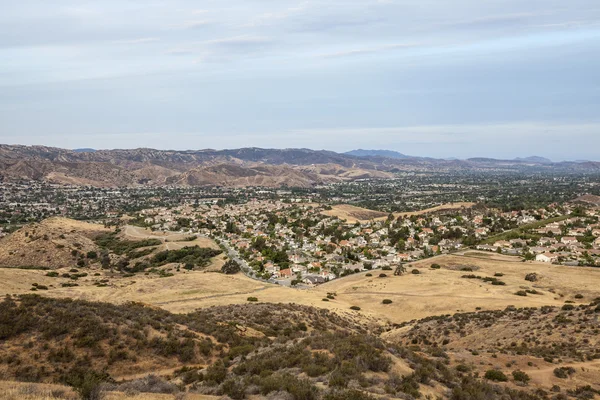 Сухая засуха в пригороде Южной Калифорнии — стоковое фото