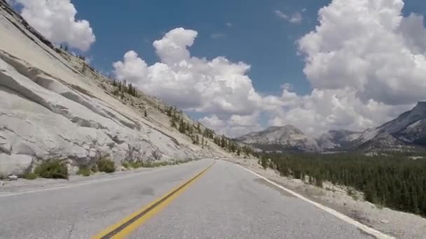 Estrada do Parque Nacional de Yosemite — Vídeo de Stock