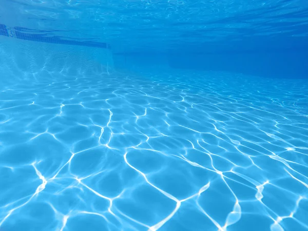Vista subaquática da piscina — Fotografia de Stock