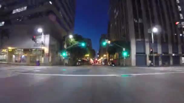 Los Angeles Downtown Driving Time Lapse 30 luces verdes en fila — Vídeo de stock