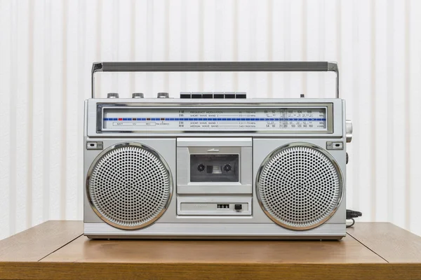 Taşınabilir müzik setini Vintage tarzı radyo kaset çalar Stok Resim