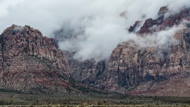 Red Rock Nevada tormenta del desierto nubes teleobjetivo lapso de tiempo — Vídeo de stock