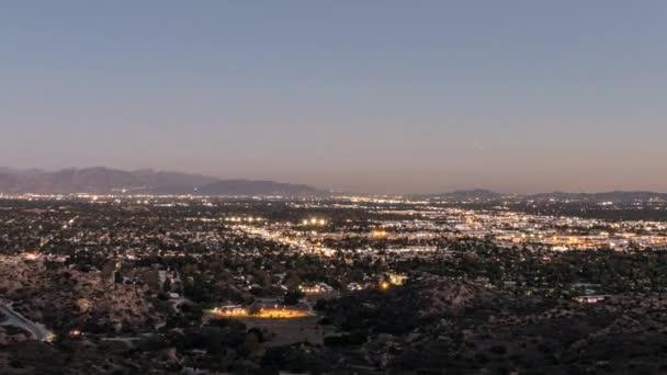 Los Angeles San Fernando Valley Dusk nacht tijd vervalt met Zoom — Stockvideo
