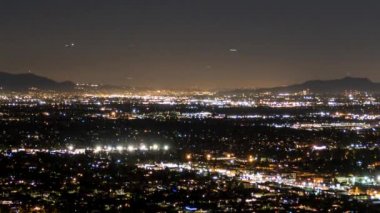 Los Angeles ve Burbank gece hava trafik zaman atlamalı ile Zoom