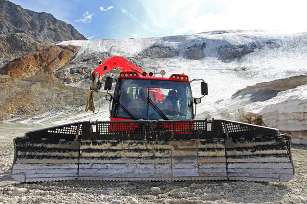 Pistenbully Piste Verzorgen Voertuig Voor Het Skiën Stockafbeelding